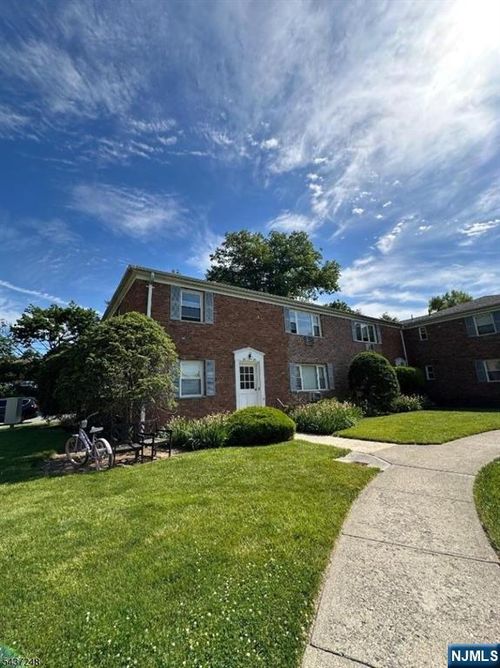 43 Conforti Ave, West Orange, NJ, 07052-2819 | Card Image