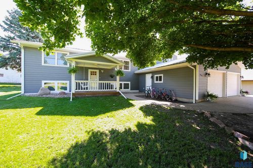 470 S Elm Ave, Parker, SD, 57053-2106 | Card Image