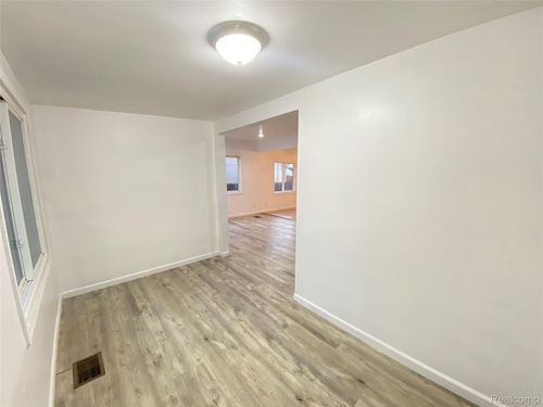 5894 Jackson St, Taylor, MI, 48180-1365 | Card Image