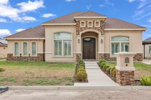 107 Nazareth St, Rio Grande City, TX, 78582-2025 | Card Image