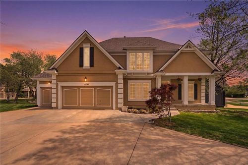 14741 Robinson St, Overland Park, KS, 66223-1184 | Card Image