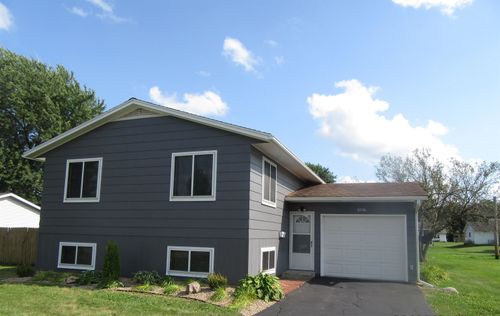 1036 5th St, Baraboo, WI, 53913-2313 | Card Image