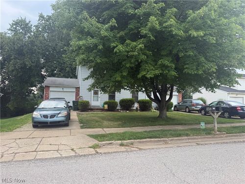 1453 Ellesmere Avenue Nw, North Canton, OH, 44720 | Card Image