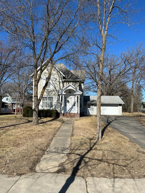 113 2nd St Sw, Wadena, MN, 56482-1418 | Card Image