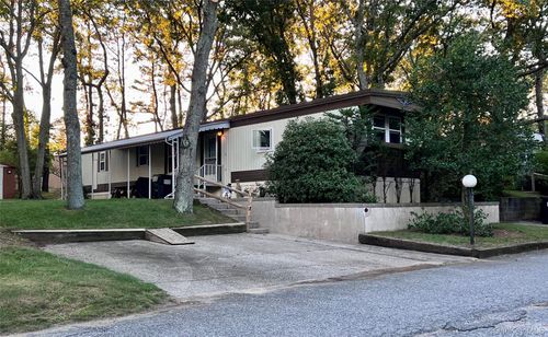91-433 Mill Rd, Calverton, NY, 11933-1439 | Card Image