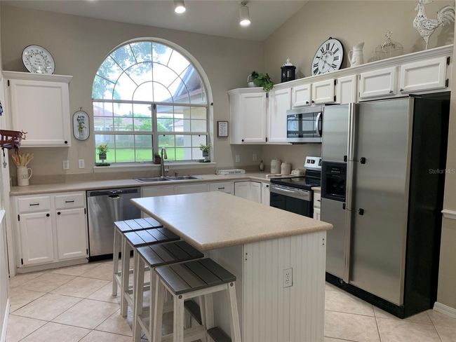 7866 Canyon Lake Cir, House other with 4 bedrooms, 3 bathrooms and null parking in ORLANDO FL | Image 4