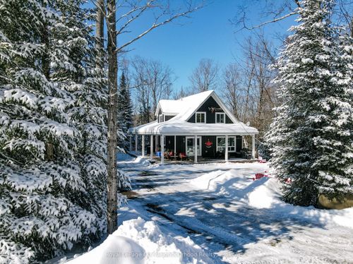 1042 Ski Ridge Trail, Dysart et al, ON, K0M1M0 | Card Image