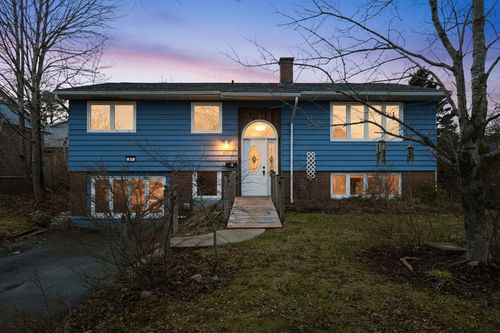 27 Attwood Crescent, Dartmouth, NS, B2V1G6 | Card Image
