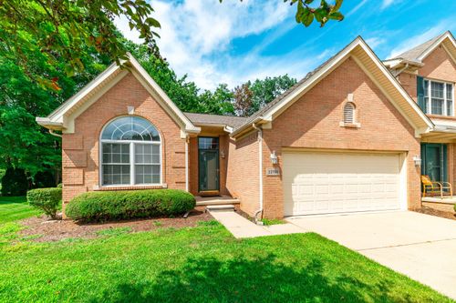 36-23706 W West Lake Circle, Brownstown, MI, 48183 | Card Image
