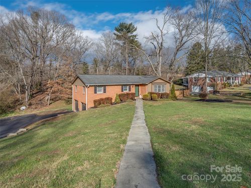 2113 Glenheath Dr, Hendersonville, NC, 28791-9027 | Card Image