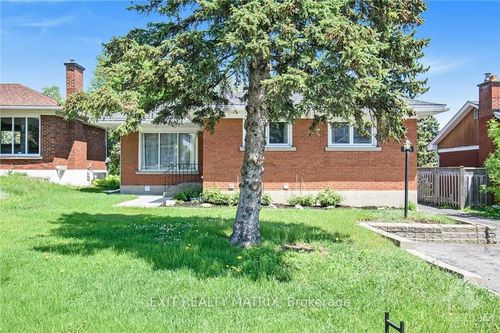 1011 Pinecrest Rd, Britannia Heights - Queensway Terrace N and Area, ON, K2B2B6 | Card Image