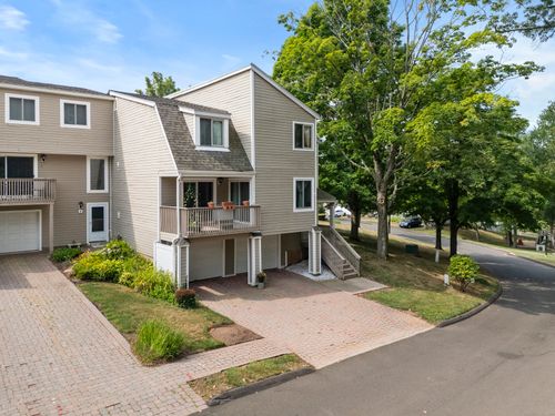 7-7 Peddlars Dr, Branford, CT, 06405-5815 | Card Image