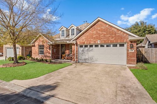 15246 Scenic Woodland Dr, Conroe, TX, 77384-3870 | Card Image
