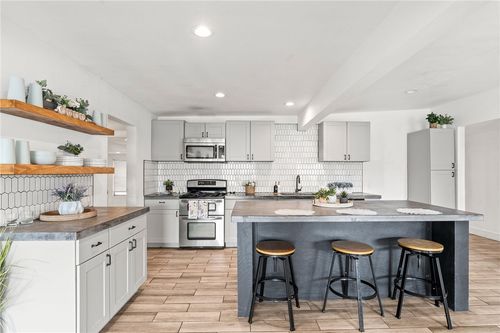 3918 Lincoln St, Corpus Christi, TX, 78415-2512 | Card Image