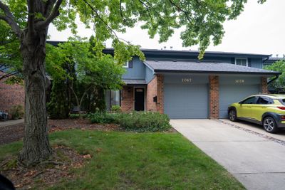 1067 Wigtown Court, Townhouse with 3 bedrooms, 1 bathrooms and 1 parking in Wheaton IL | Image 1