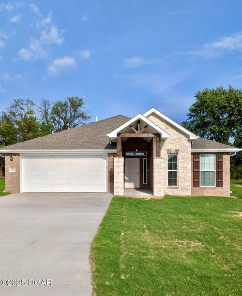 2005 Eagle Dr, Neosho, MO, 64850-6661 | Card Image
