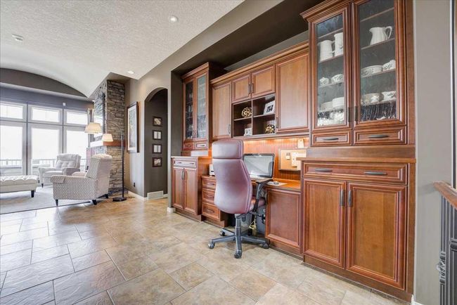 22 Tuscany Estates Crescent Nw, Home with 3 bedrooms, 2 bathrooms and 4 parking in Calgary AB | Image 18
