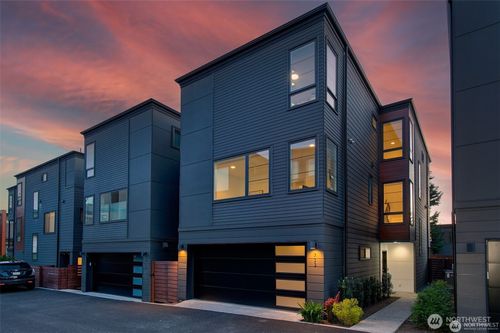 36-733 4th Ct S, Kirkland, WA, 98033-7066 | Card Image