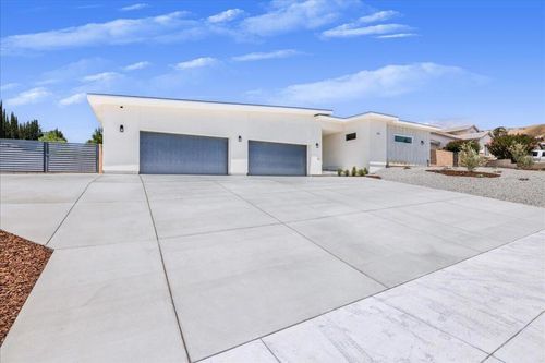 4195 Evergreen Ln, Banning, CA, 92220-1116 | Card Image