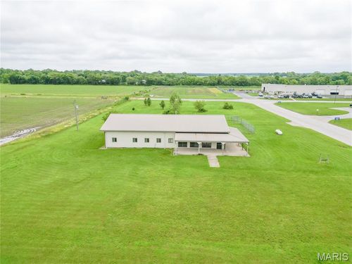 21338 Double Arch Rd, Staunton, IL, 62088-4326 | Card Image
