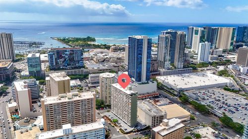 ph7-780 Amana St, Honolulu, HI, 96814-3247 | Card Image