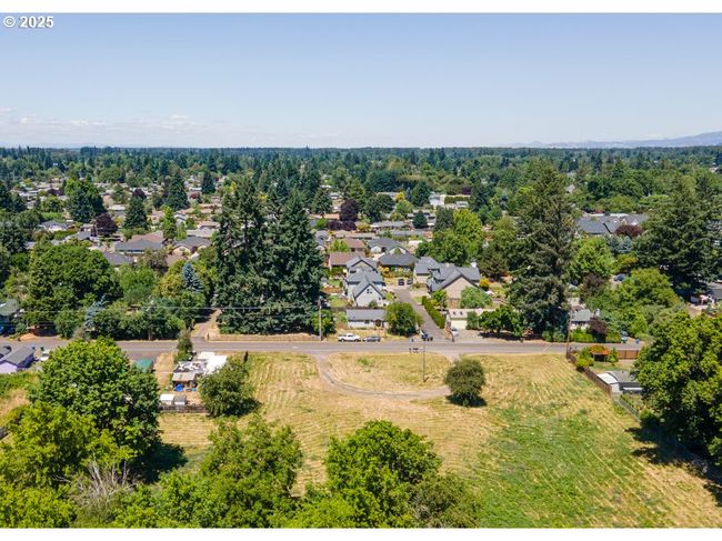 190 River Loop 1, Home with 0 bedrooms, 0 bathrooms and null parking in Eugene OR | Image 12