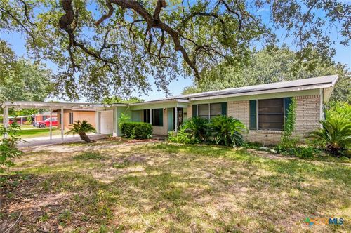 2302 E Rosebud Ave, Victoria, TX, 77901-4366 | Card Image