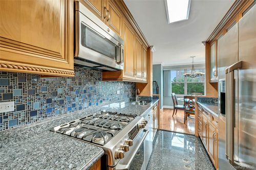 9j-555 Kappock Street, New York, NY, 10463 | Card Image