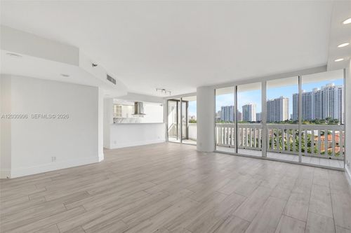 707-1000 Island Blvd, Aventura, FL, 33160 | Card Image