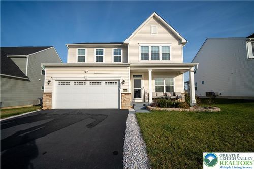 1064 Woodmont Ln, CATASAUQUA, PA, 18032-8002 | Card Image