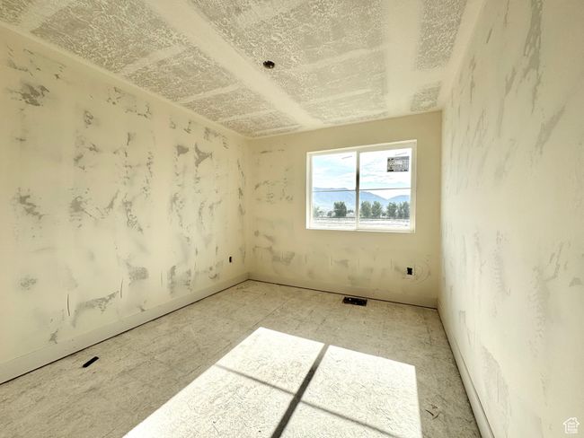 View of empty room | Image 29