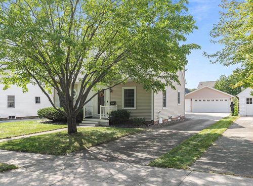 214 Grant Street, NEENAH, WI, 54956 | Card Image