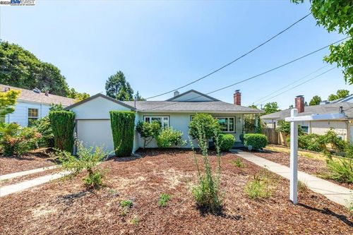 130 Marlow Dr, Oakland, CA, 94605-5820 | Card Image