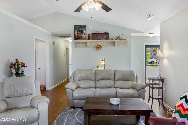 121 Lawndale Ln, House other with 3 bedrooms, 2 bathrooms and 2 parking in Sneads Ferry NC | Image 12