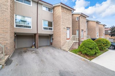 31 - 640 Rathburn Rd E, Condo with 3 bedrooms, 2 bathrooms and 2 parking in Mississauga ON | Image 1