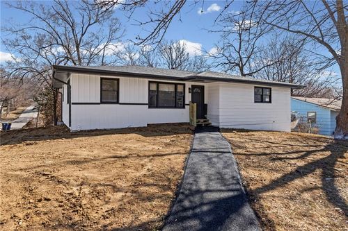 8401 Wayne Ave, Kansas City, MO, 64131-2620 | Card Image