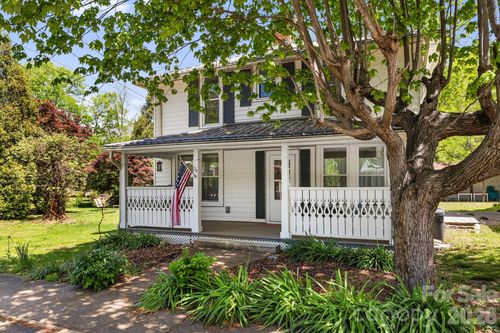 79 Walnut St, Hot Springs, NC, 28743-5504 | Card Image