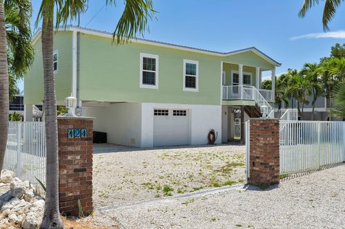 121 Venetian Dr, Islamorada, FL, 33036-4208 | Card Image