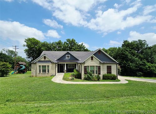 1715 Blue Starr Dr, Claremore, OK, 74017-3240 | Card Image