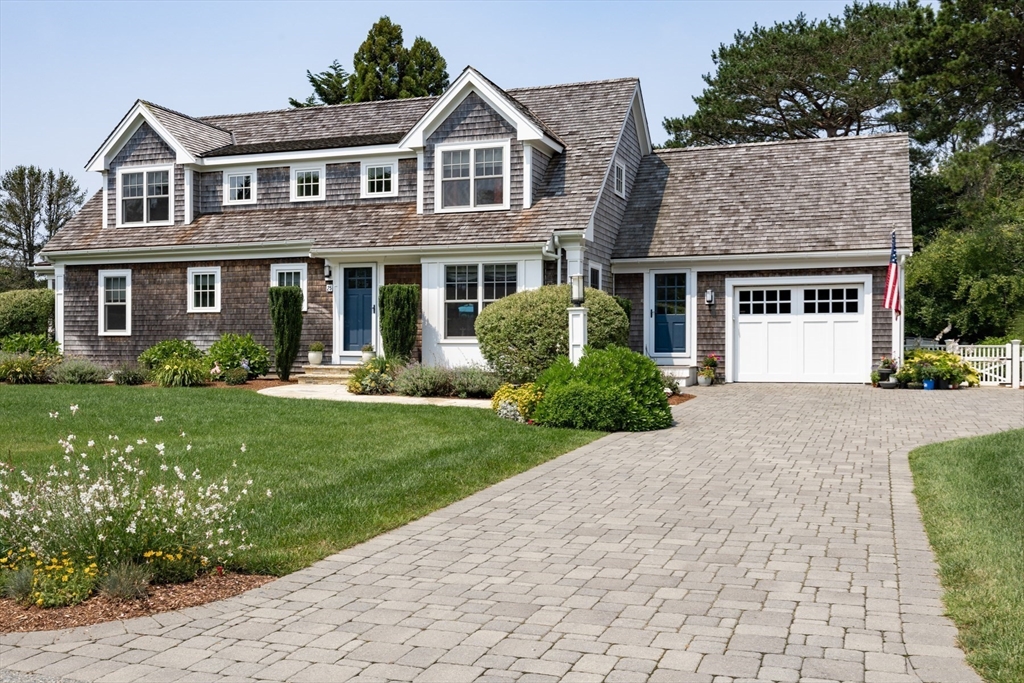 Glover Sq, Chatham, MA 02633