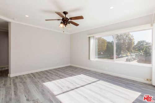 8525 Cadillac Ave, Los Angeles, CA, 90034-1702 | Card Image