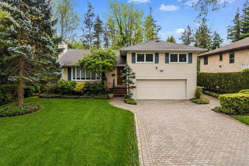 35 Hilldale Rd, Albertson, NY, 11507-2211 | Card Image