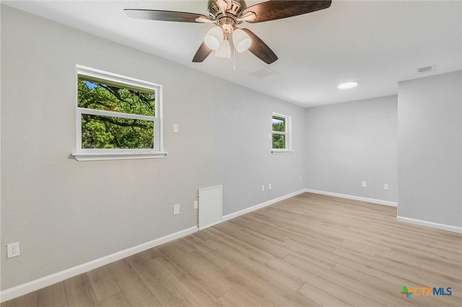 1070 Lonesome Trl, House other with 3 bedrooms, 2 bathrooms and null parking in Driftwood TX | Image 17