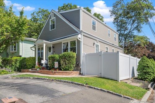 1701 Alto St, West Babylon, NY, 11704-7001 | Card Image