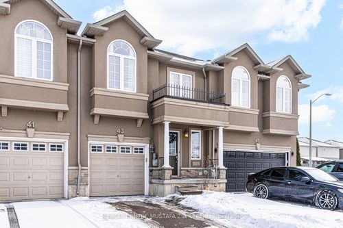 43 Trafalgar Dr, Stoney Creek, ON, L8J0E2 | Card Image