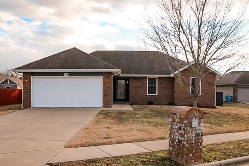 3082 E Loren St, Republic, MO, 65738-1735 | Card Image