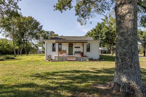 1596 Haskell Rd, Williamsburg, KS, 66095-8076 | Card Image
