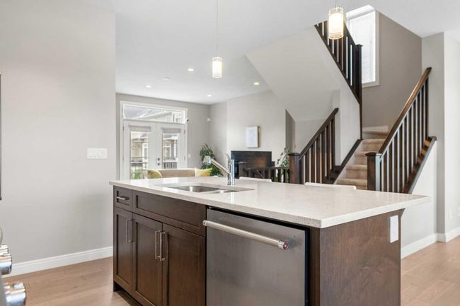 831 85 St Sw, Home with 4 bedrooms, 3 bathrooms and 2 parking in Calgary AB | Image 7