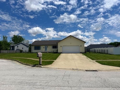 1208 Yonker Pl, Fostoria, OH, 44830-4709 | Card Image