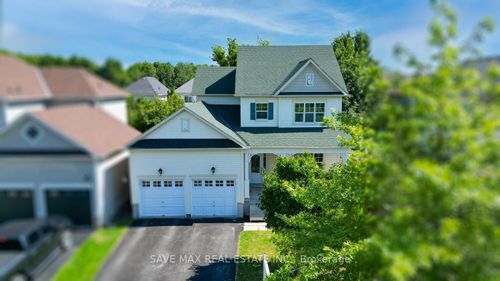 39 Hurst St, Acton, ON, L7J2Z8 | Card Image